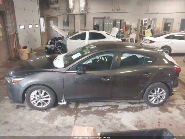 Продажа на аукционе авто 2017 Mazda Mazda3 Sport, vin: 3MZBN1K7XHM137673, номер лота: 44617629