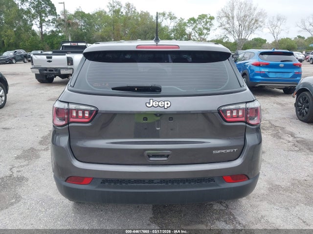 44617665 :رقم المزاد ، 3C4NJCAB6MT573692 vin ، 2021 Jeep Compass Sport Fwd مزاد بيع