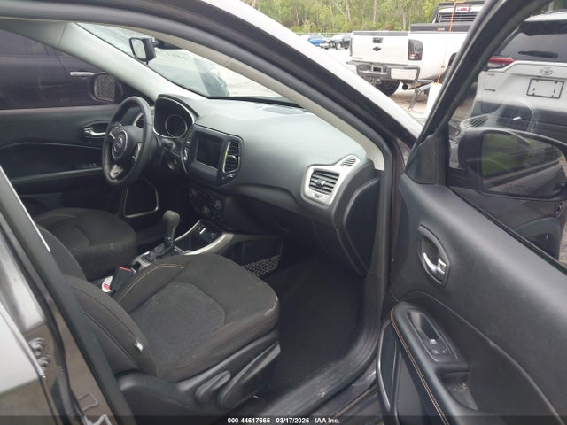 44617665 :رقم المزاد ، 3C4NJCAB6MT573692 vin ، 2021 Jeep Compass Sport Fwd مزاد بيع