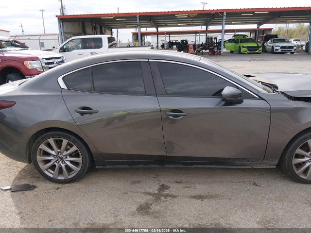 Продажа на аукционе авто 2019 Mazda Mazda3 Preferred Package, vin: 3MZBPADLXKM109500, номер лота: 44617705