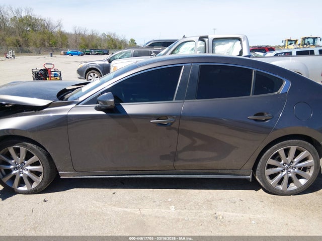 Продажа на аукционе авто 2019 Mazda Mazda3 Preferred Package, vin: 3MZBPADLXKM109500, номер лота: 44617705