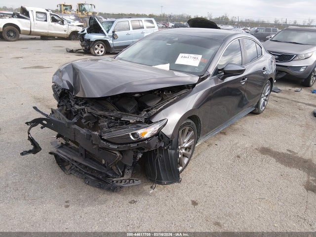 Продажа на аукционе авто 2019 Mazda Mazda3 Preferred Package, vin: 3MZBPADLXKM109500, номер лота: 44617705