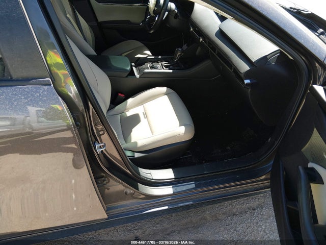 Продажа на аукционе авто 2019 Mazda Mazda3 Preferred Package, vin: 3MZBPADLXKM109500, номер лота: 44617705