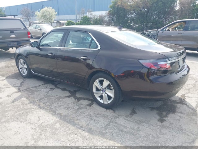 2011 SAAB 9-5 YS3GN4AR2B4000557 Photo 2