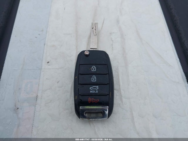 KNAGT4L3XJ5213381 KIA Optima Lx