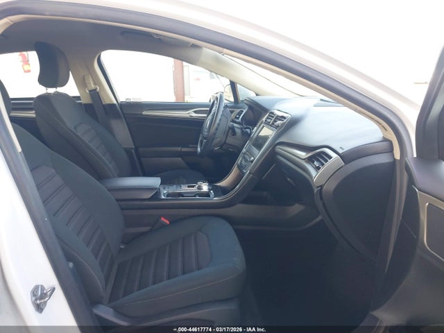 3FA6P0HD4JR260776 Ford FUSION SE