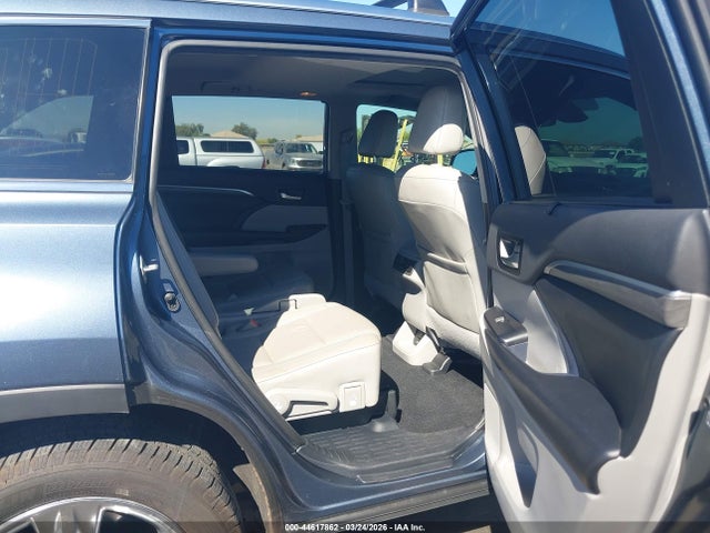 2019 Toyota Highlander Limited მანქანა იყიდება აუქციონზე, vin: 5TDDZRFH8KS747435, აუქციონის ნომერი: 44617862