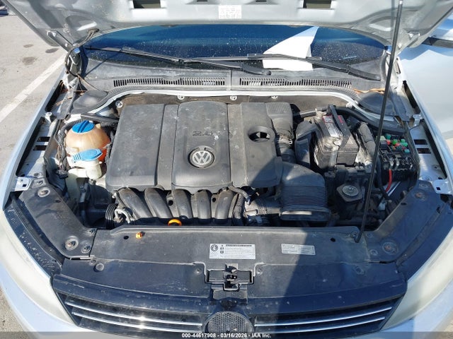 2013 Volkswagen Jetta 2.5l Se მანქანა იყიდება აუქციონზე, vin: 3VWDX7AJ6DM257998, აუქციონის ნომერი: 44617908