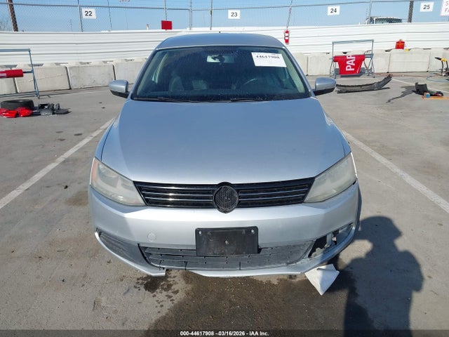 2013 Volkswagen Jetta 2.5l Se მანქანა იყიდება აუქციონზე, vin: 3VWDX7AJ6DM257998, აუქციონის ნომერი: 44617908