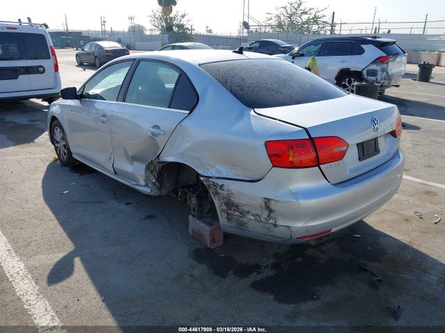 2013 Volkswagen Jetta 2.5l Se მანქანა იყიდება აუქციონზე, vin: 3VWDX7AJ6DM257998, აუქციონის ნომერი: 44617908
