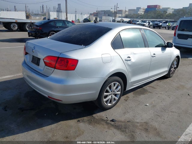 2013 Volkswagen Jetta 2.5l Se მანქანა იყიდება აუქციონზე, vin: 3VWDX7AJ6DM257998, აუქციონის ნომერი: 44617908