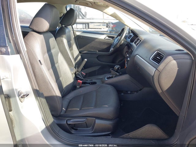 2013 Volkswagen Jetta 2.5l Se მანქანა იყიდება აუქციონზე, vin: 3VWDX7AJ6DM257998, აუქციონის ნომერი: 44617908