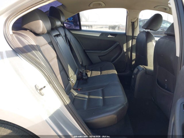 2013 Volkswagen Jetta 2.5l Se მანქანა იყიდება აუქციონზე, vin: 3VWDX7AJ6DM257998, აუქციონის ნომერი: 44617908
