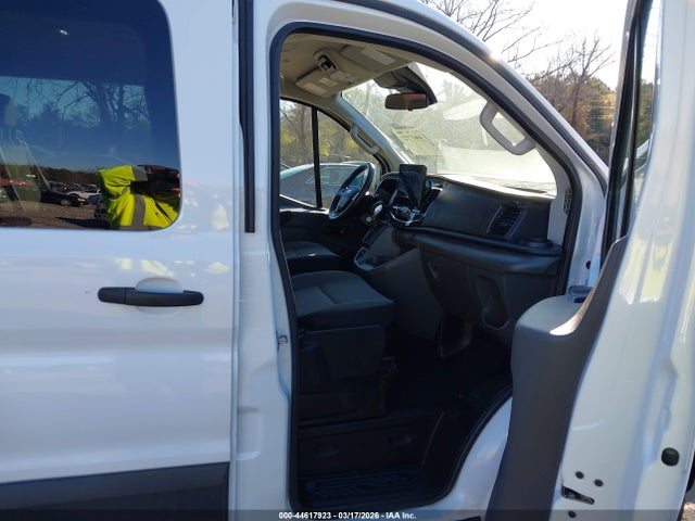 Продажа на аукционе авто 2023 Ford Transit-350 Passenger Van Xlt, vin: 1FBAX2YG9PKA94248, номер лота: 44617923