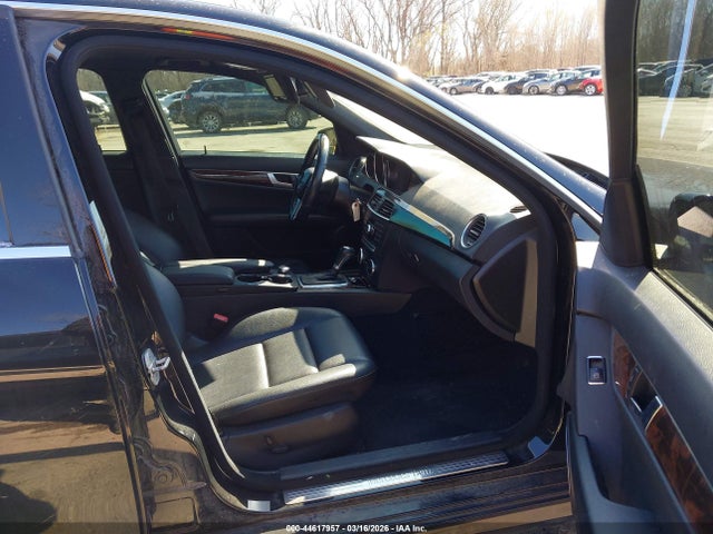 Продаж на аукціоні авто 2014 Mercedes-benz C 250 Sport, vin: WDDGF4HB6EA960134, номер лоту: 44617957