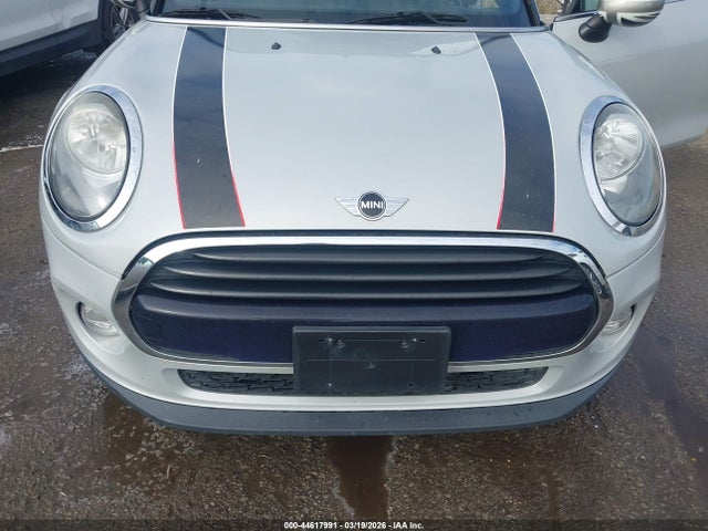 Продажа на аукционе авто 2017 Mini Convertible Cooper, vin: WMWWG5C37H3D00301, номер лота: 44617991