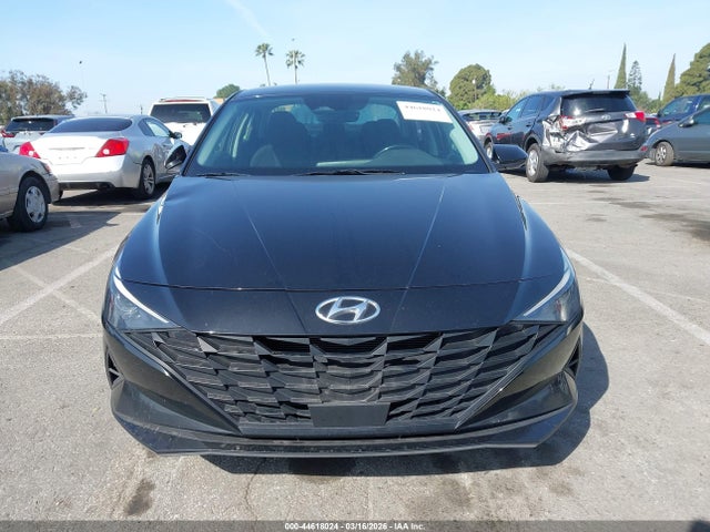 5NPLS4AG3NH053134 Hyundai ELANTRA SEL