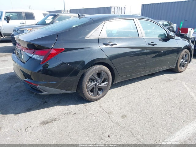 5NPLS4AG3NH053134 Hyundai ELANTRA SEL