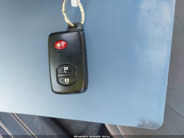 JTDKN3DU3F1910043 Toyota Prius Two