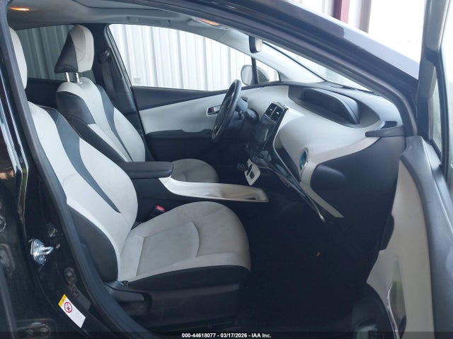 JTDKARFU1G3503873 Toyota Prius Four