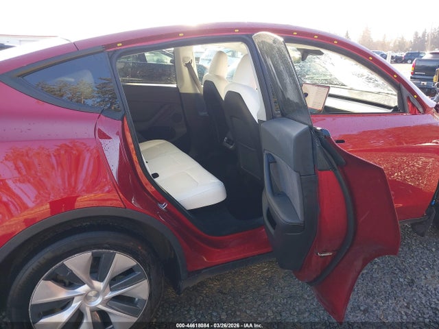 2024 Tesla Model Y Long Range Dual Motor All-wheel Drive მანქანა იყიდება აუქციონზე, vin: 7SAYGDEE6RF045374, აუქციონის ნომერი: 44618084