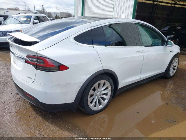 2016 TESLA MODEL X 5YJXCBE2XGF005794 Photo 3
