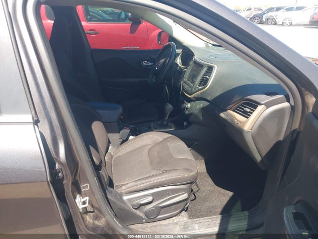 1C4PJLCBXGW128313 Jeep Cherokee Latitude