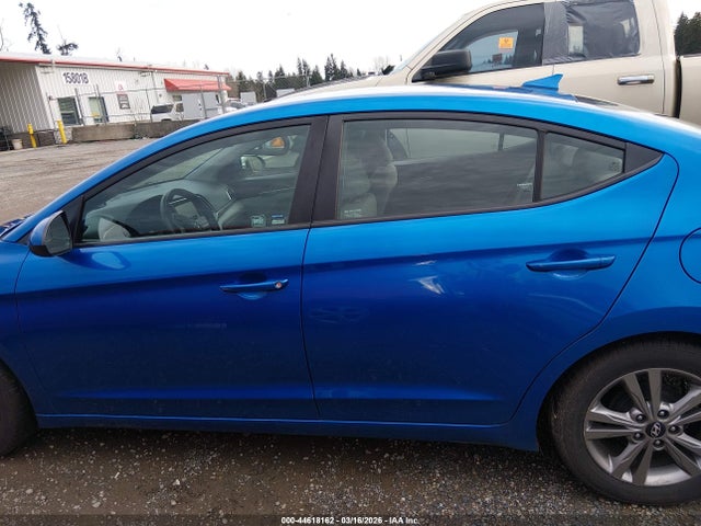 KMHD84LF9HU067021 Hyundai ELANTRA SE