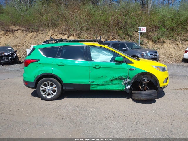 Продаж на аукціоні авто 2019 Ford Escape Se, vin: 1FMCU9GD8KUA49498, номер лоту: 44618186