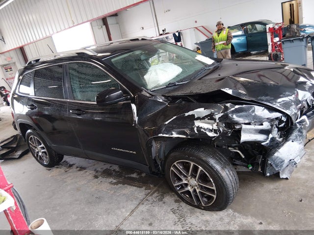 Продажа на аукционе авто 2015 Jeep Cherokee Latitude, vin: 1C4PJMCB6FW784528, номер лота: 44618199