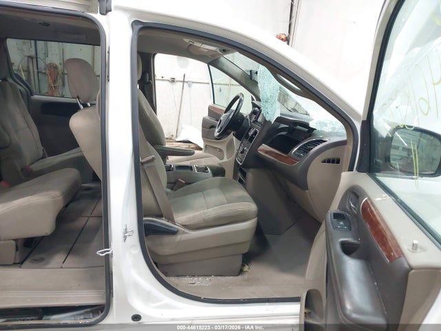 2011 Chrysler Town & Country Touring მანქანა იყიდება აუქციონზე, vin: 2A4RR5DG0BR676646, აუქციონის ნომერი: 44618223