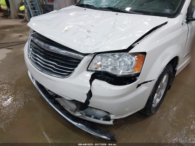2011 Chrysler Town & Country Touring მანქანა იყიდება აუქციონზე, vin: 2A4RR5DG0BR676646, აუქციონის ნომერი: 44618223