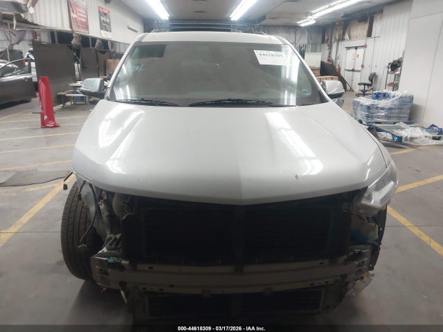 1GNEVGKW5KJ300106 Chevrolet Traverse 1lt