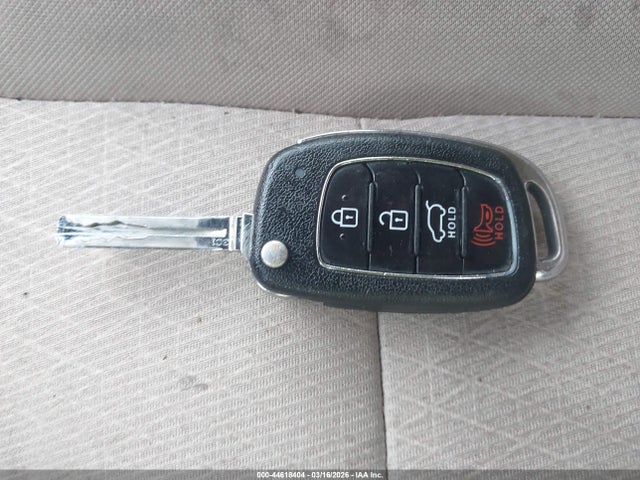 KM8J3CA47HU515866 Hyundai TUCSON SE