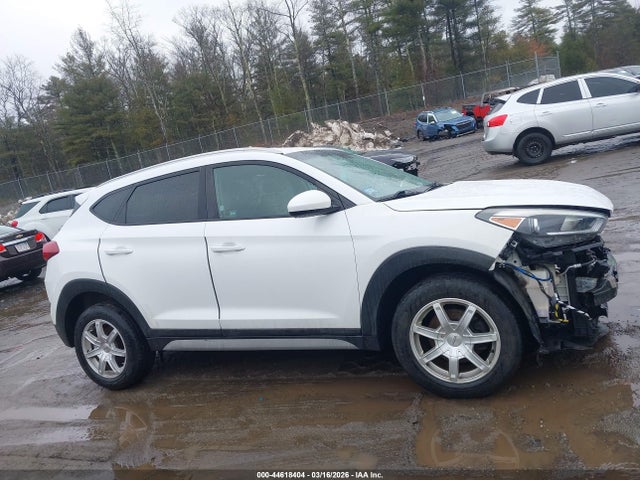KM8J3CA47HU515866 Hyundai TUCSON SE