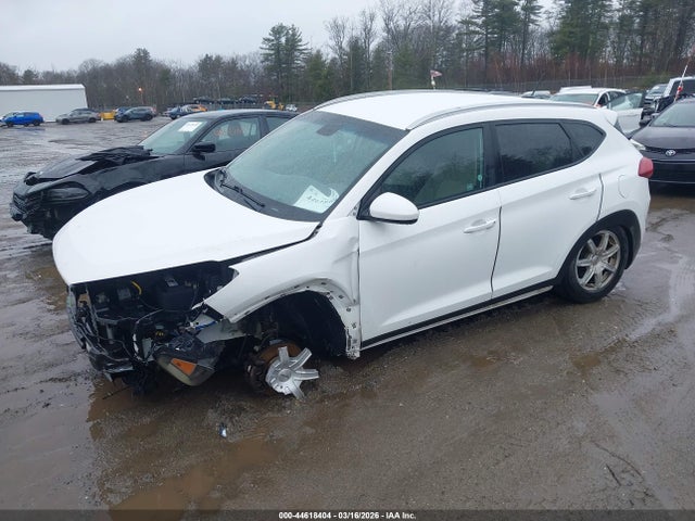 KM8J3CA47HU515866 Hyundai TUCSON SE