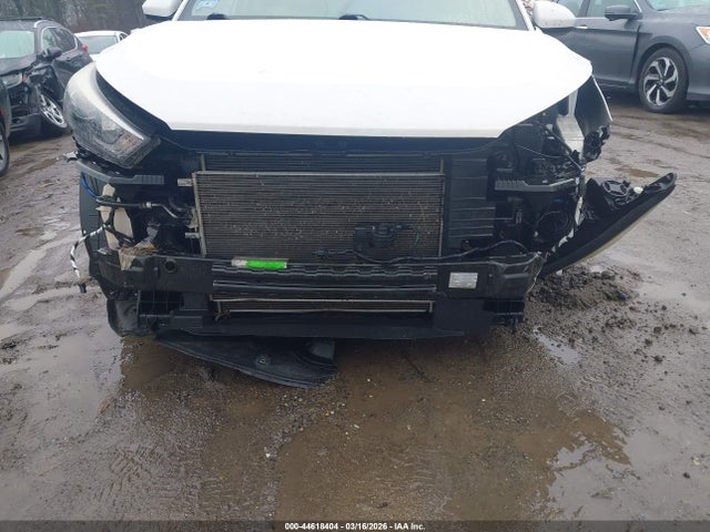 KM8J3CA47HU515866 Hyundai TUCSON SE