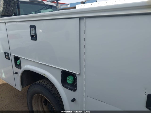 Ford F-550 Chassis Xl 2017 1FD0W5HT6HED87996 Image 6
