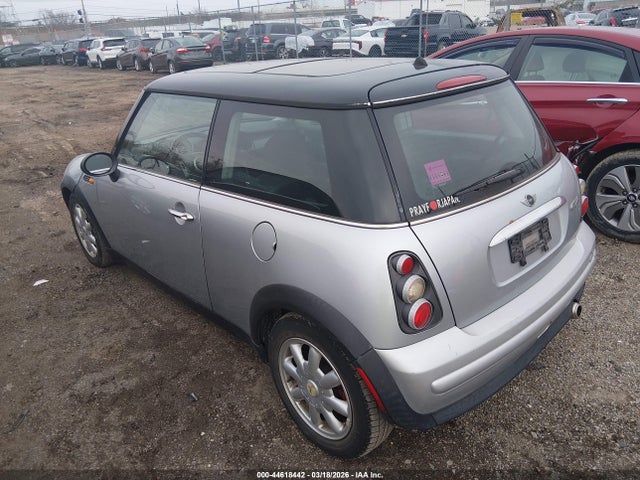 2003 MINI COOPER WMWRC33413TJ52383 Photo 2