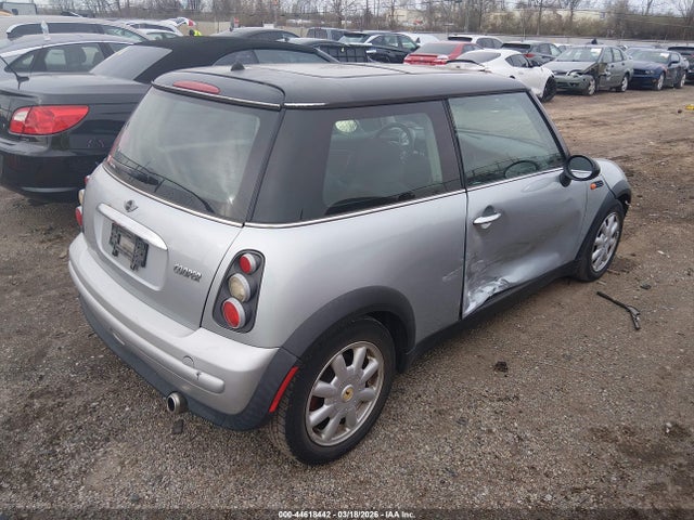 2003 MINI COOPER WMWRC33413TJ52383 Photo 3