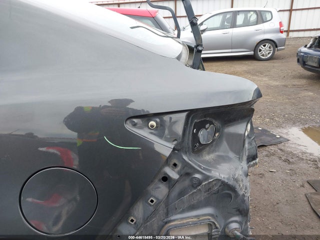 3MYDLBYV5HY178932 Toyota YARIS IA