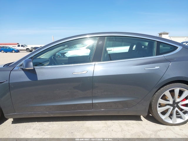 Продаж на аукціоні авто 2019 Tesla Model 3 Long Range/performance, vin: 5YJ3E1EB1KF231203, номер лоту: 44618507