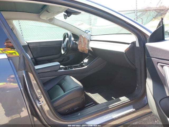 Продаж на аукціоні авто 2019 Tesla Model 3 Long Range/performance, vin: 5YJ3E1EB1KF231203, номер лоту: 44618507