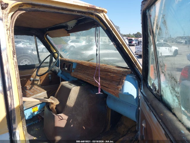 44618521 :رقم المزاد ، TGL2674528487 vin ، 1977 Gmc Van مزاد بيع