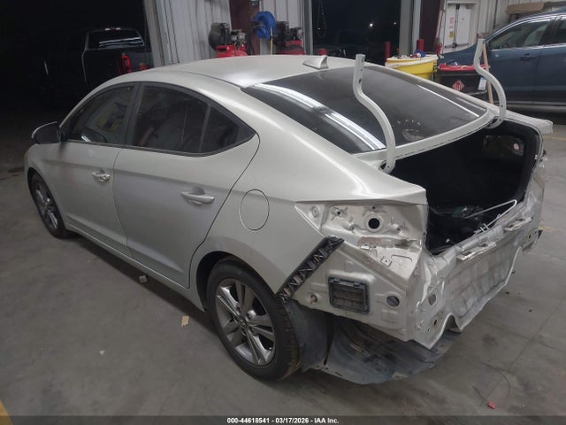 2017 HYUNDAI ELANTRA KMHD84LF0HU418107 Photo 2