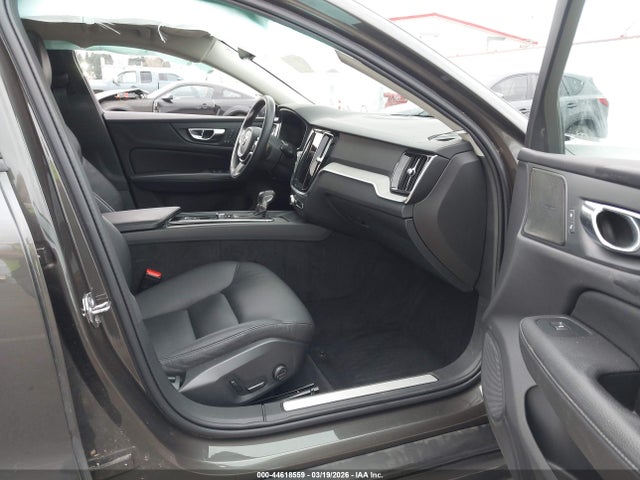 YV4102WK3N1086282 Volvo V60 Cross Country T5