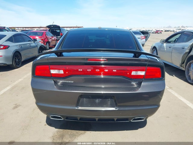 2C3CDXHG3EH274635 Dodge Charger Sxt