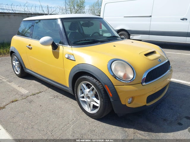 2007 MINI COOPER S WMWMF73537TV31165 Photo 0
