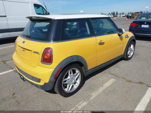 2007 MINI COOPER S WMWMF73537TV31165 Photo 3