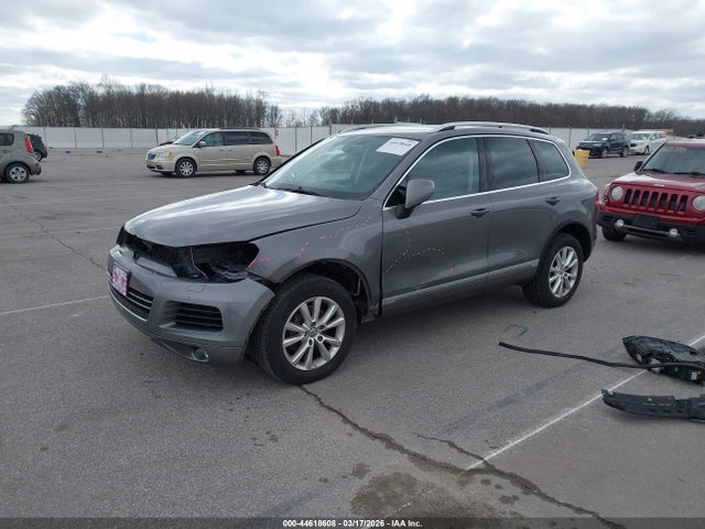 2013 VOLKSWAGEN TOUAREG WVGEF9BP2DD009196 Photo 1
